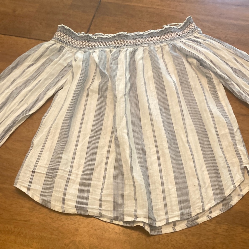 Abercrombie & Fitch Off the Shoulder Top